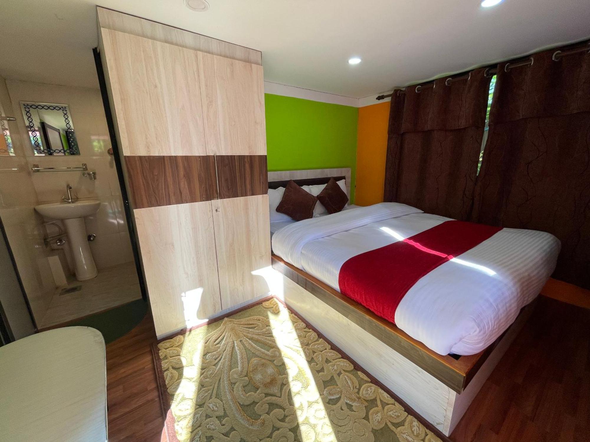 Chareli Resort Nagarkot Luaran gambar